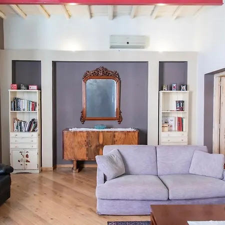 Rione Monti 2 Bedrooms 2 Bathrooms *