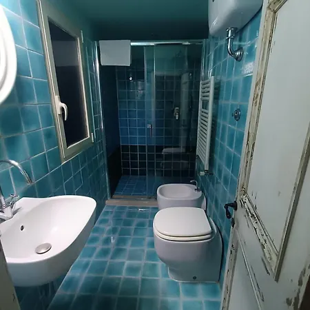 Appartamento Rione Monti 2 Bedrooms 2 Bathrooms *